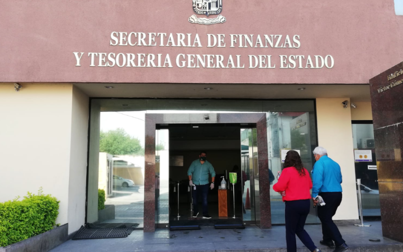 Alcaldes del PRI y PAN exigen pago de fondo para municipios