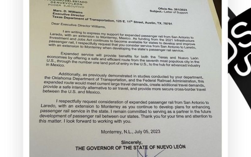 Gobernador de Nuevo León propone extender el proyecto del tren ligero hasta Monterrey