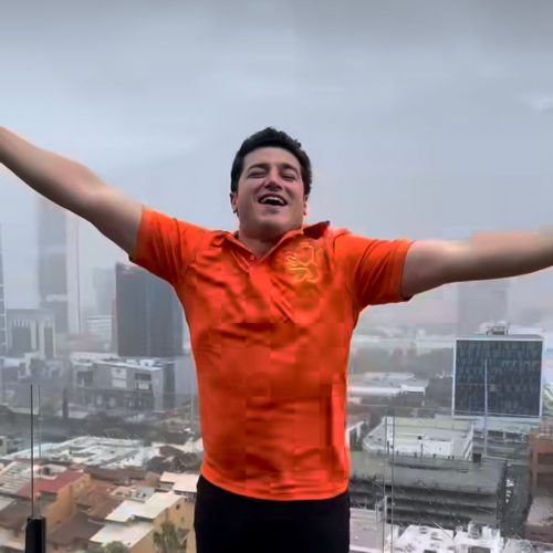 Samuel García celebra las lluvias en Nuevo León
