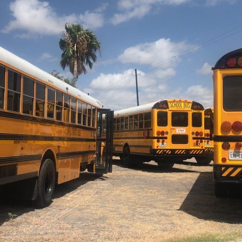 Inspección de transporte escolar en Nuevo León previo a inicio de ciclo escolar