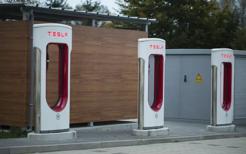 Tesla confirma su llegada a NL, asegura Secretario de Economía