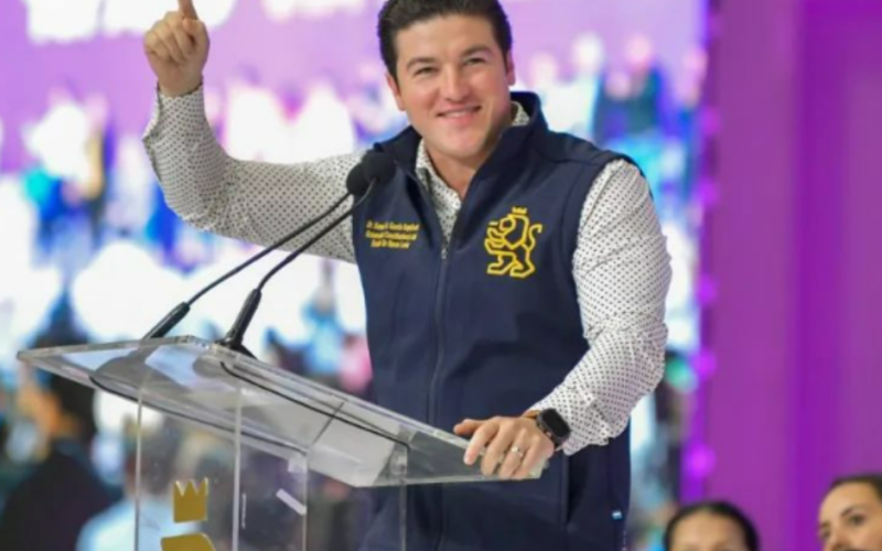 Samuel García arranca precampaña en la Macroplaza